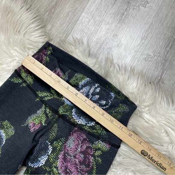 Lululemon‎ High Times Garden Party Leggings 4 - Picture 7 of 9